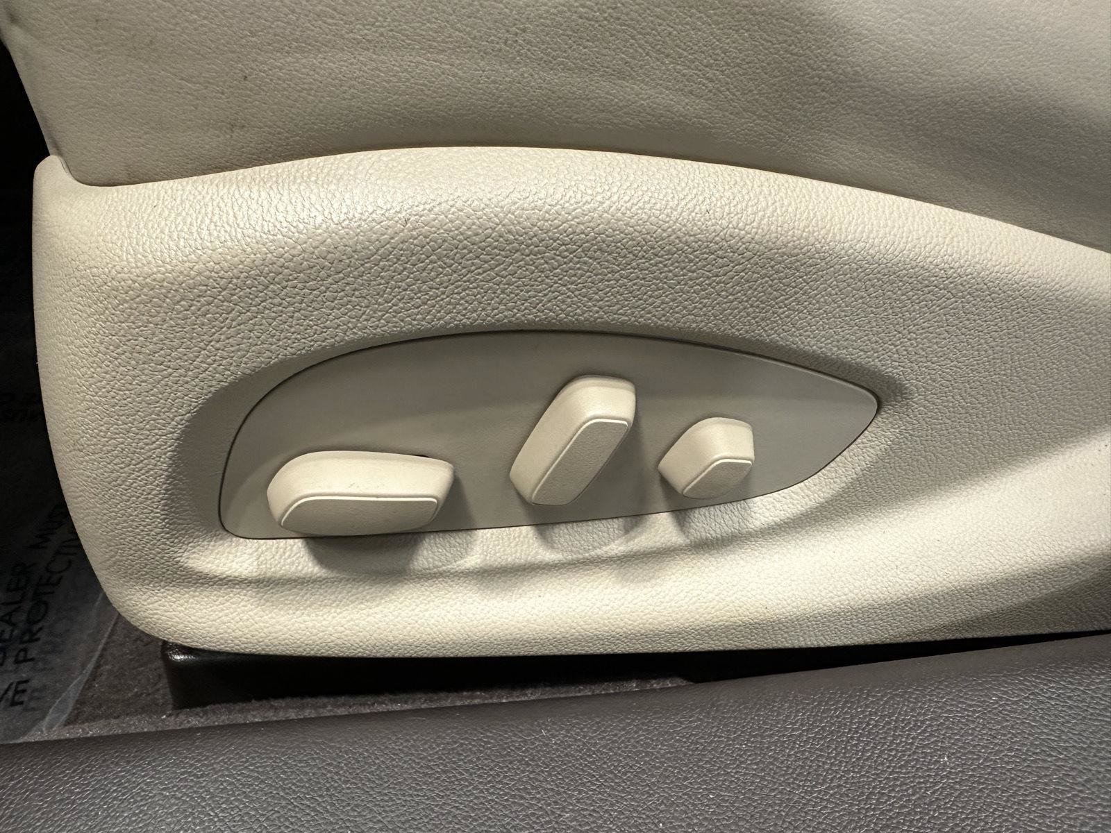 Used 2015 Buick LaCrosse Leather w/ Experience Buick Package FWD image 14