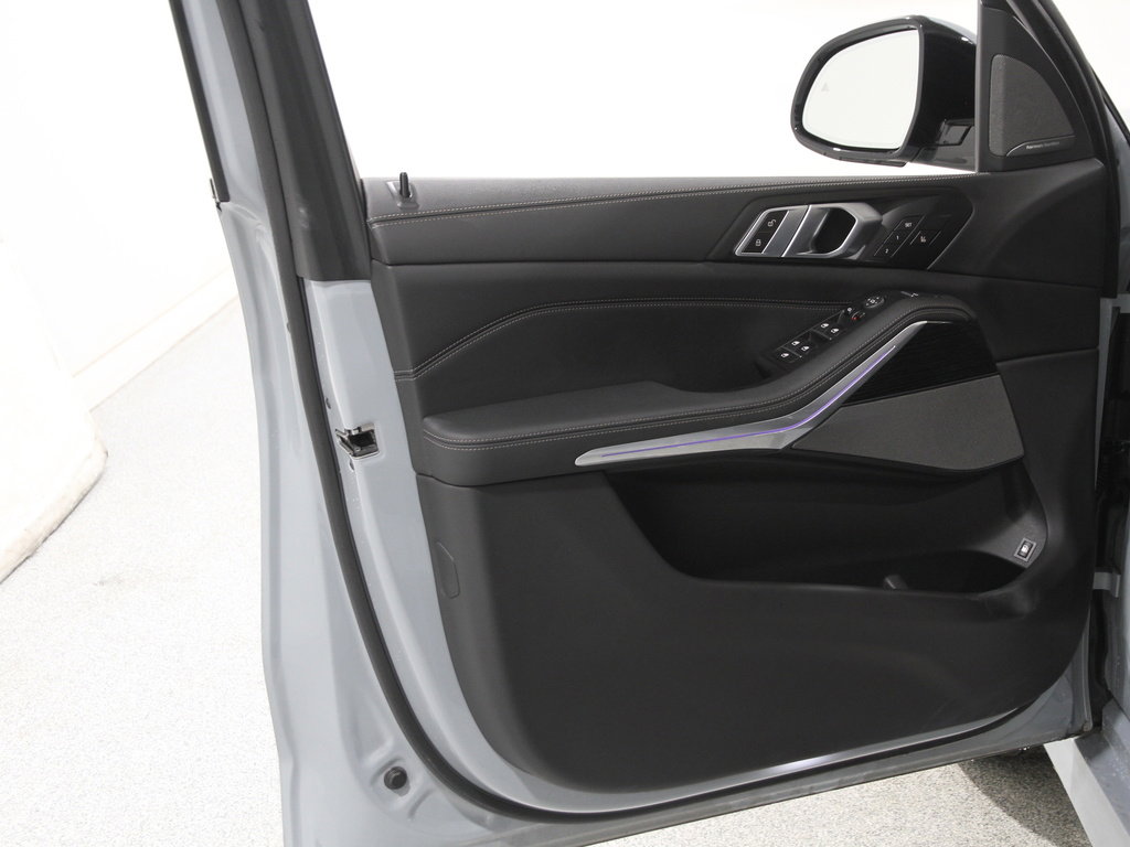 Certified 2024 BMW X5 xDrive50e w/ M Sport Package image 5