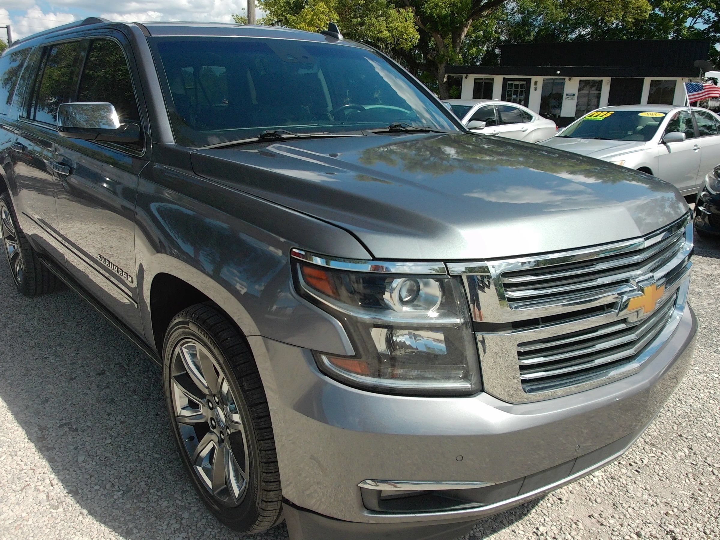 Used 2018 Chevrolet Suburban Premier RWD image 3