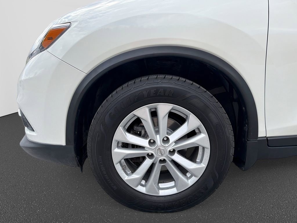 Used 2015 Nissan Rogue SV w/ SV Premium Package image 14