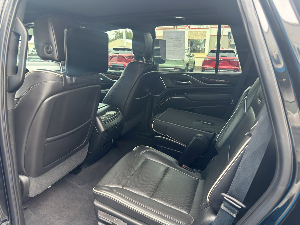 Used 2021 Cadillac Escalade Premium Luxury image 11