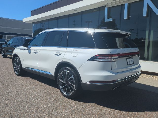 New 2027 Lincoln Aviator Reserve AWD/4WD image 3