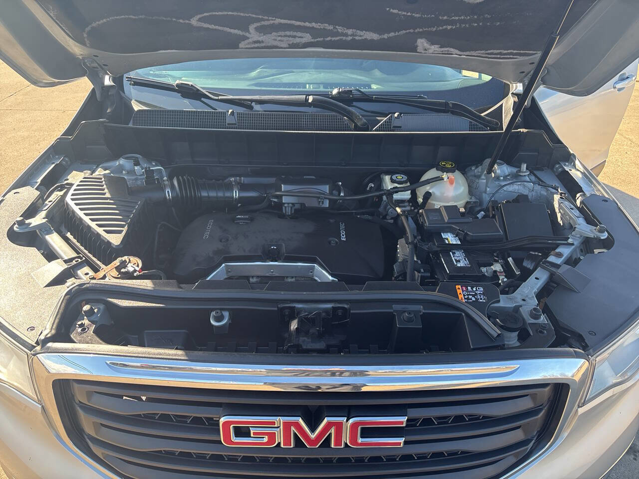 Used 2017 GMC Acadia SLE w/ LPO, Floor Liner Package image 26