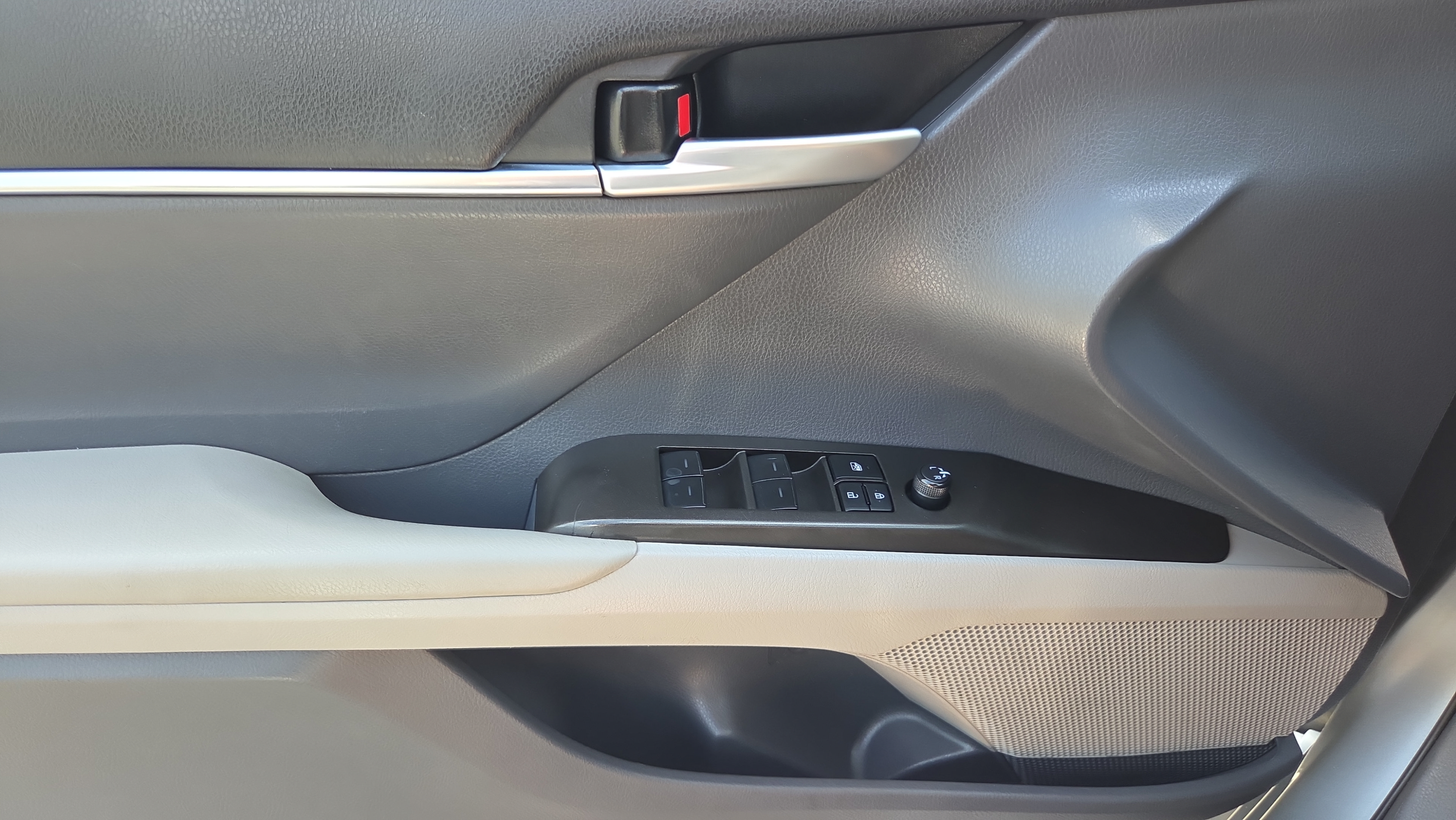 Used 2024 Toyota Camry LE FWD image 26