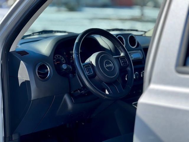 Used 2015 Jeep Patriot Latitude image 10