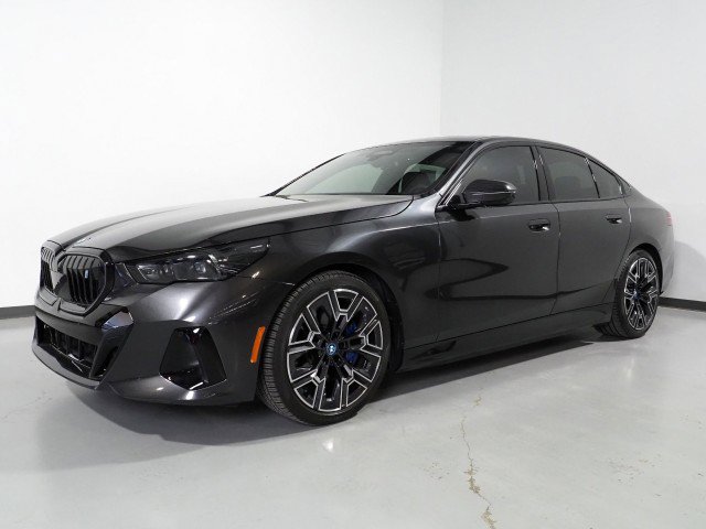 Used 2025 BMW i5 eDrive40i w/ M Sport Package image 10