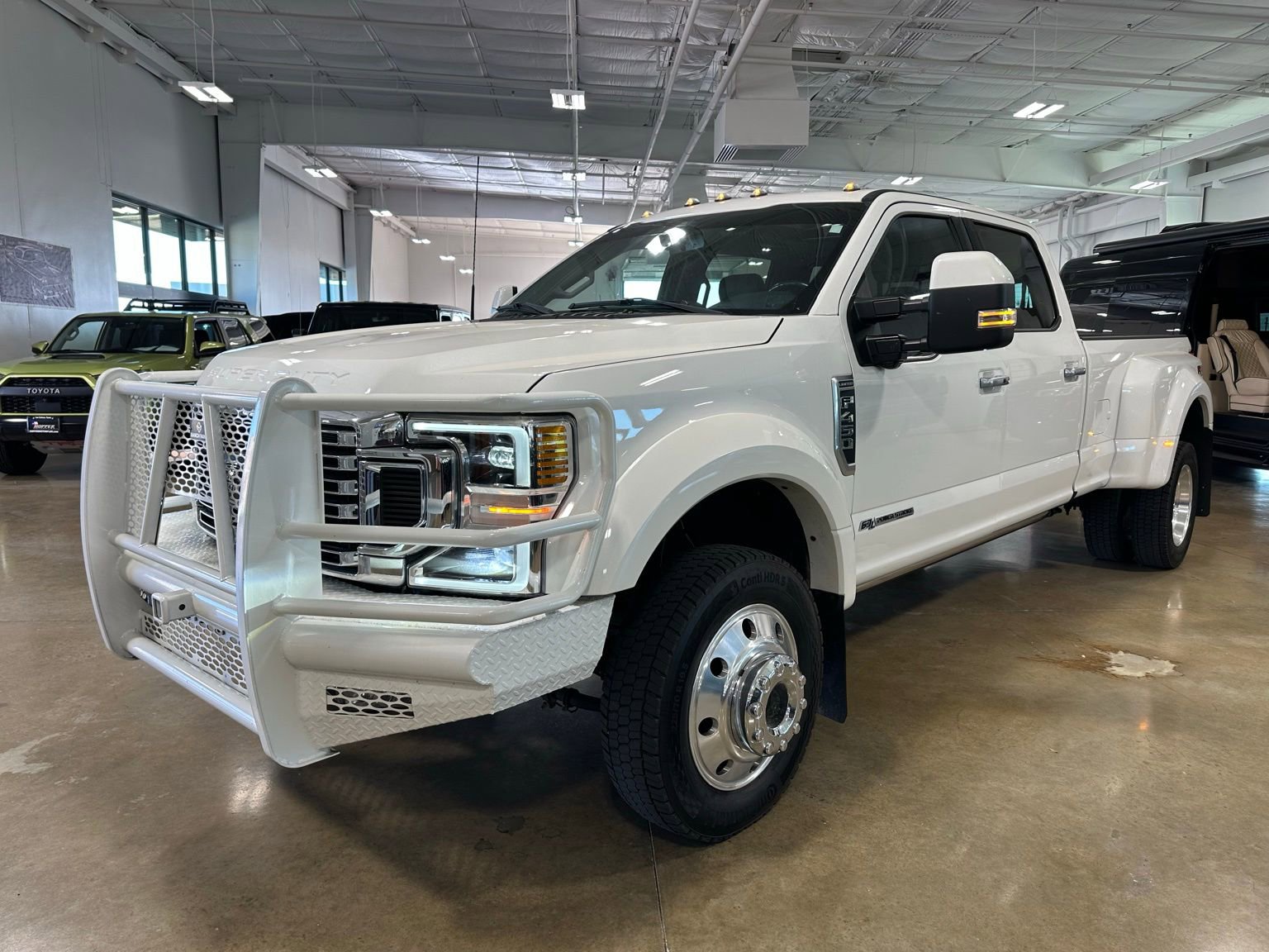 Used 2022 Ford F450 Limited w/ FX4 Off-Road Package image 3