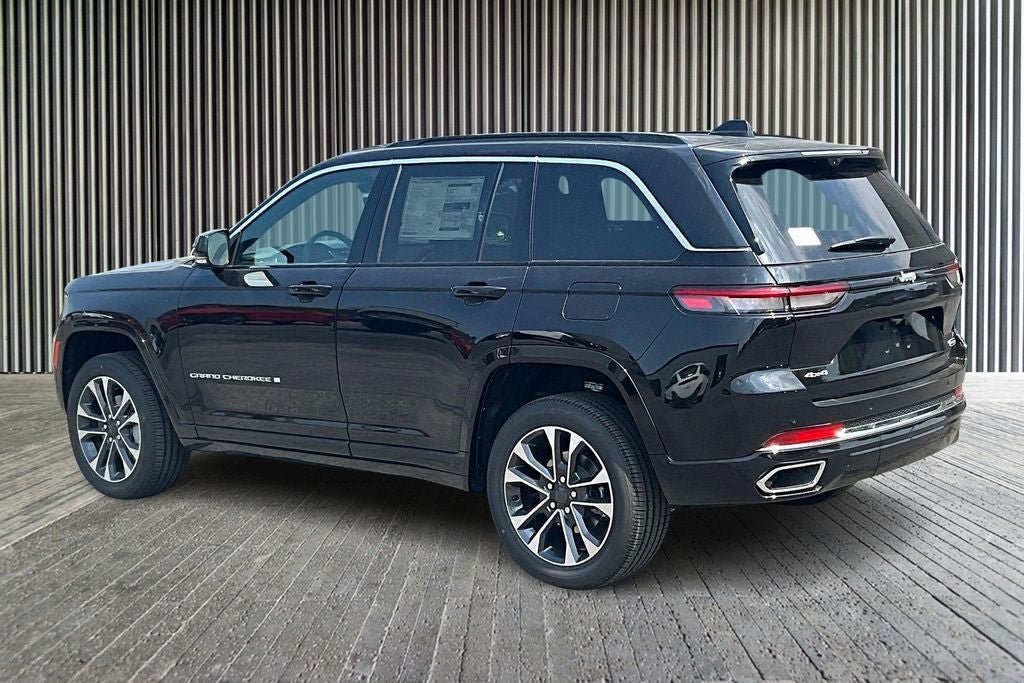 New 2025 Jeep Grand Cherokee Overland w/ Luxury Tech Group IV AWD/4WD image 3