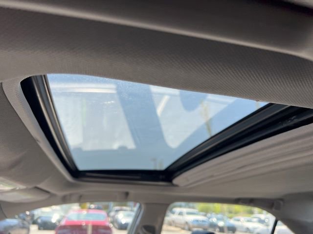 Used 2014 Toyota Camry SE w/ Moonroof Package FWD image 23