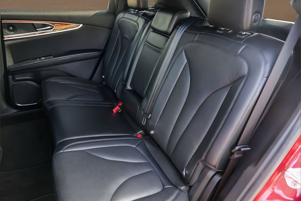 Used 2019 Lincoln Nautilus Reserve image 23