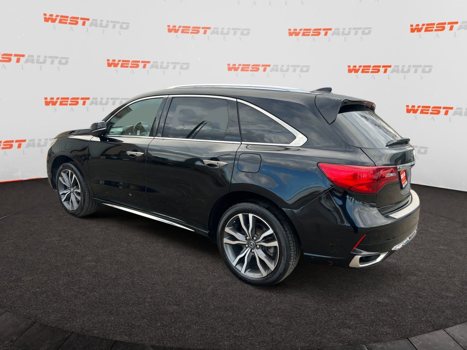 Used 2019 Acura MDX w/ Advance & Entertainment image 3