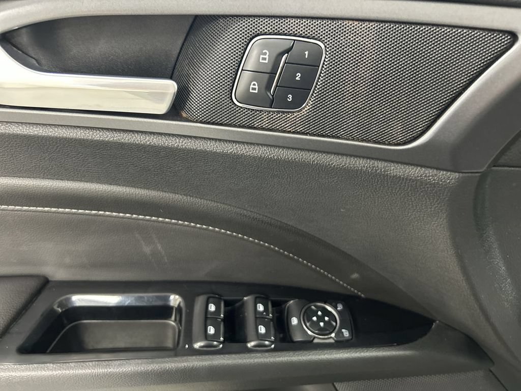 Used 2015 Ford Fusion Titanium AWD/4WD image 11