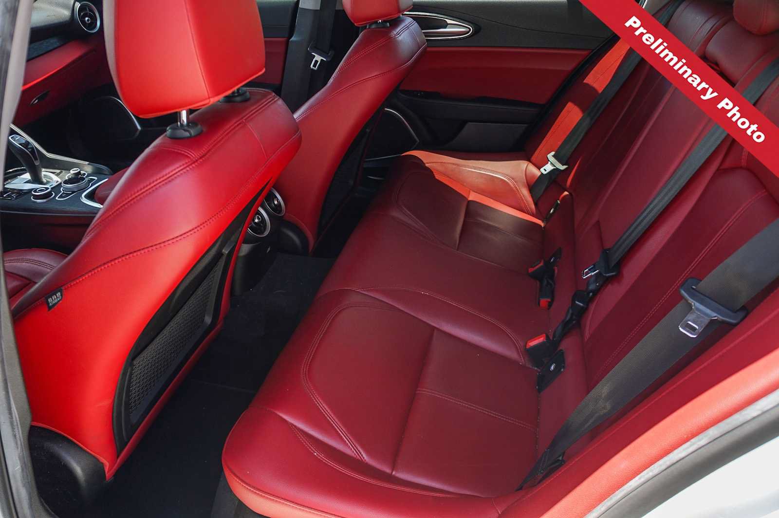 Used 2020 Alfa Romeo Giulia w/ Nero Edizione RWD image 13