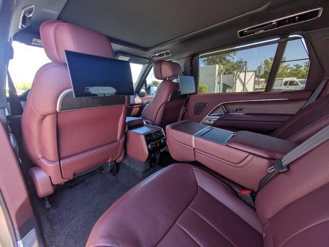 Used 2025 Land Rover Range Rover Long Wheelbase Autobiography AWD/4WD image 29
