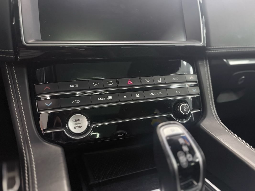 Used 2020 Jaguar F-PACE SVR AWD/4WD image 29
