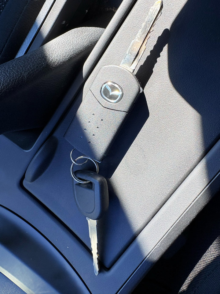 Used 2012 MAZDA MAZDA3 i Touring image 38