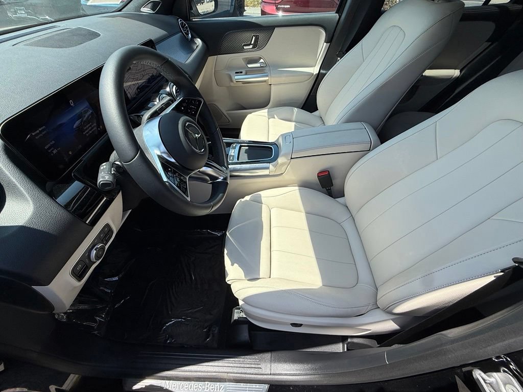 Used 2025 Mercedes-Benz GLA 250 4MATIC image 17