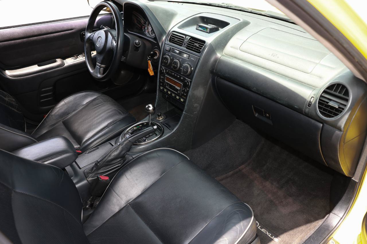 Used 2003 Lexus IS 300 w/ Power & Leather Pkg RWD image 16