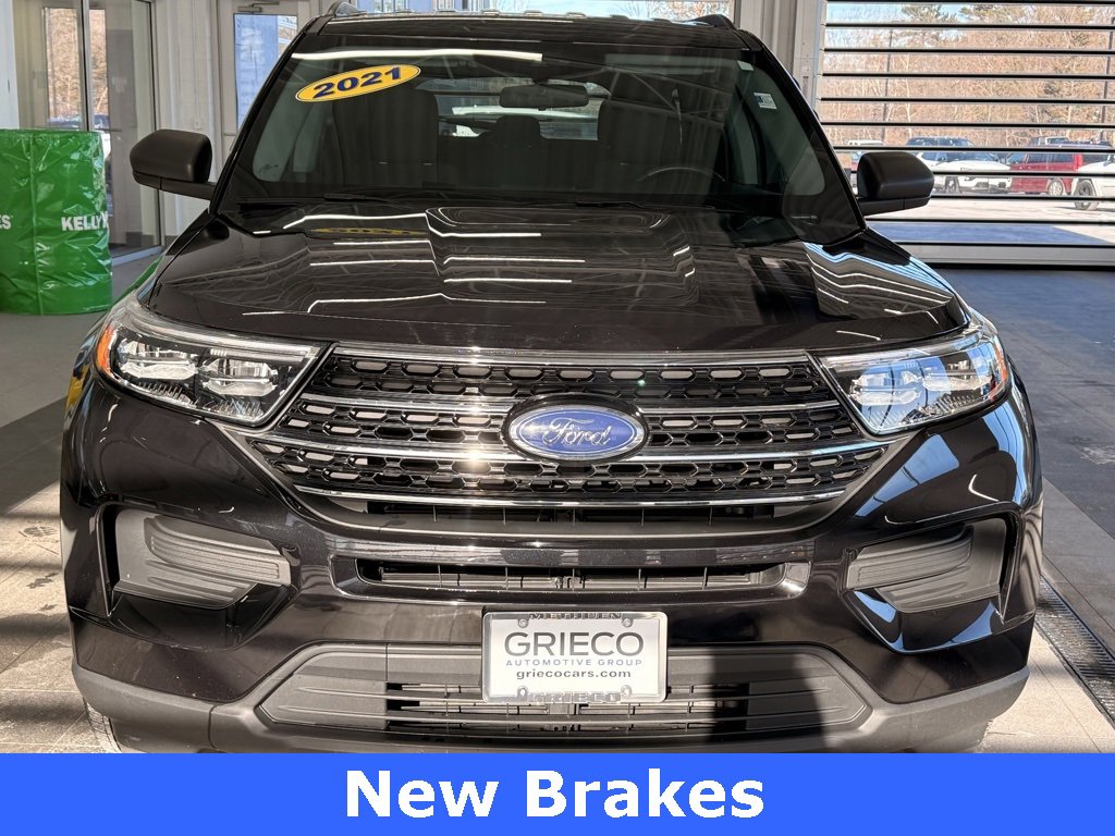 Used 2021 Ford Explorer XLT image 2