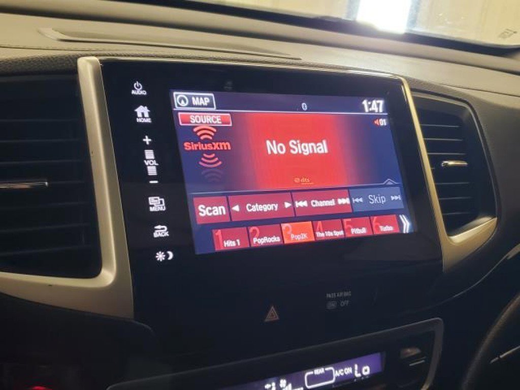 Used 2017 Honda Pilot Touring image 26