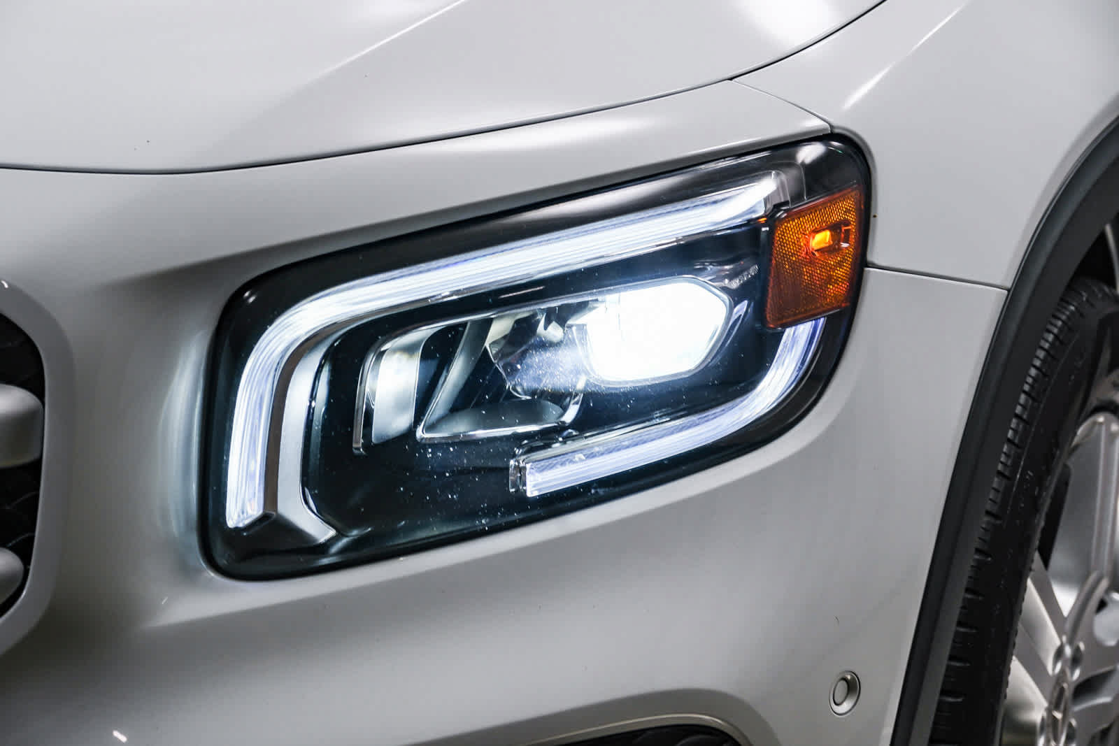 Used 2022 Mercedes-Benz GLB 250 4MATIC image 12