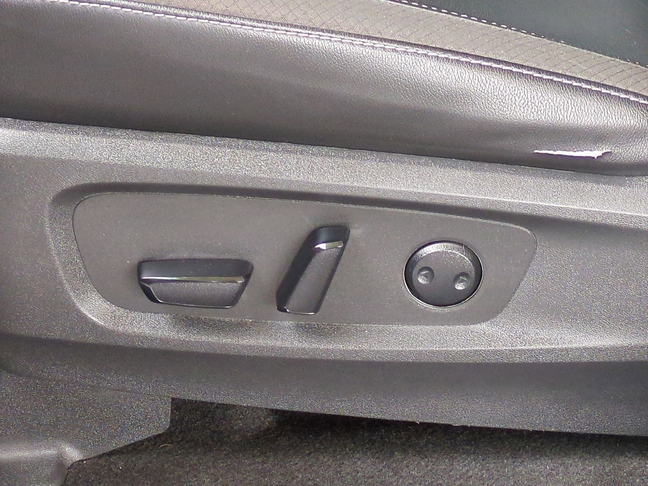 Certified 2022 Nissan Pathfinder SL w/ Lighting Package (N92) image 21