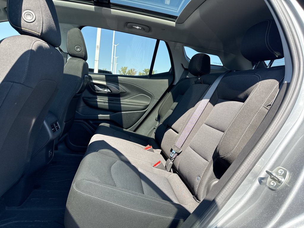 Used 2024 GMC Terrain SLE w/ Driver Convenience Package AWD/4WD image 23