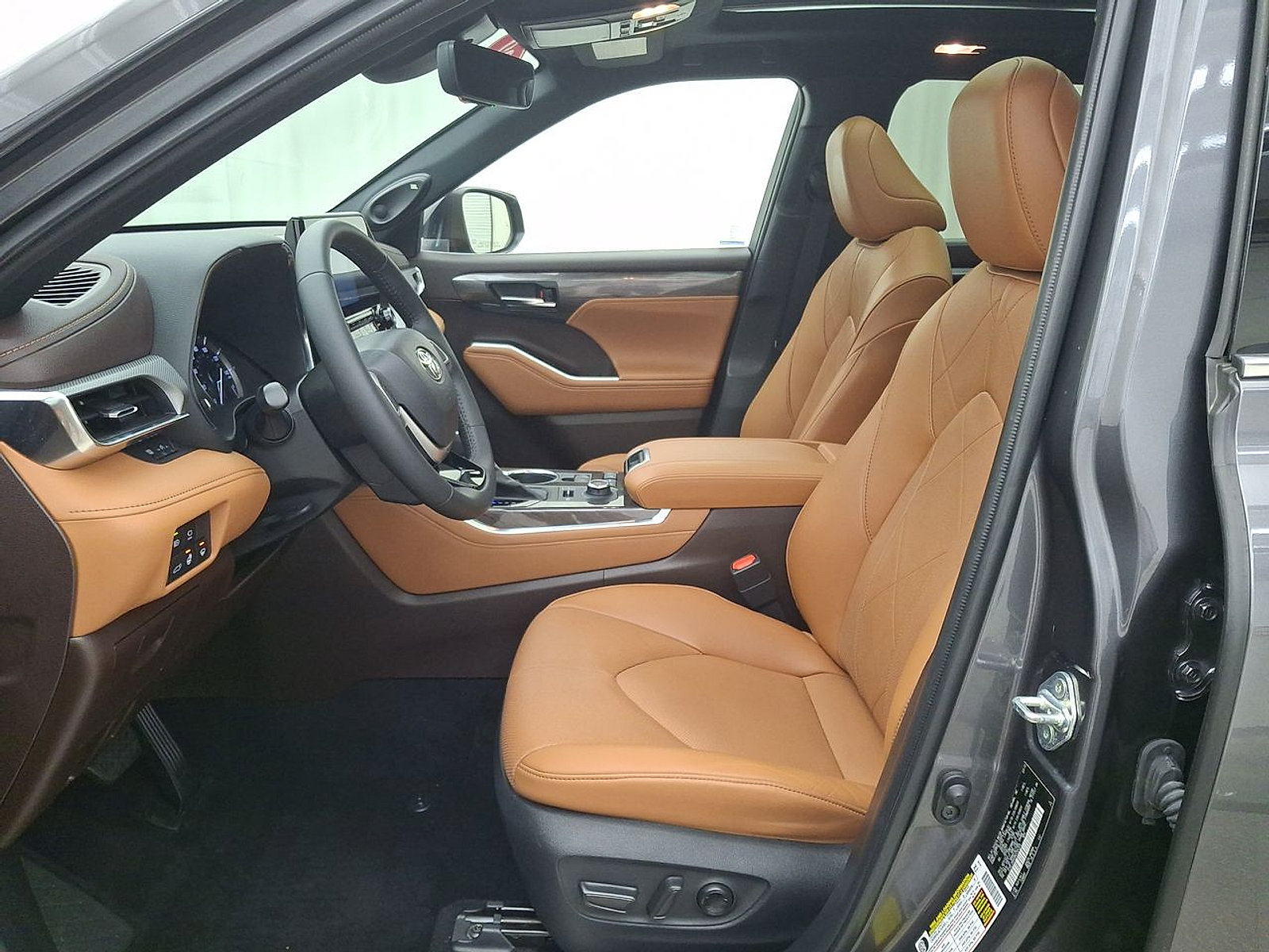 Used 2022 Toyota Highlander Platinum AWD/4WD image 14