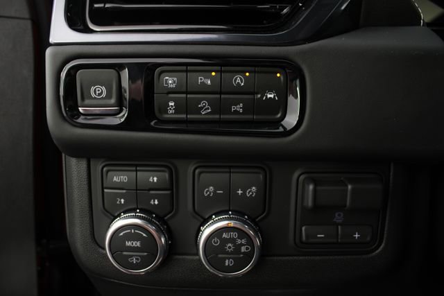 New 2026 GMC Yukon XL AT4 Ultimate image 10