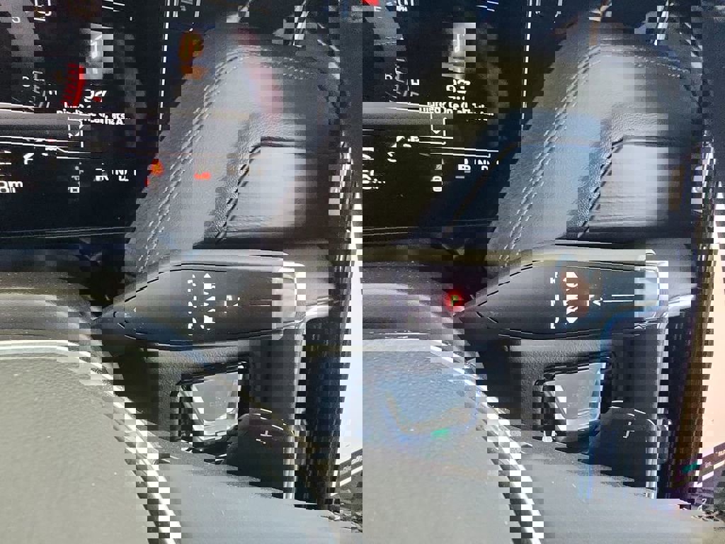 Certified 2025 GMC Yukon Denali image 16