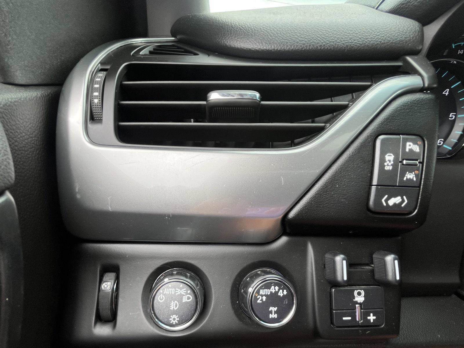 Used 2019 Chevrolet Tahoe Premier image 11