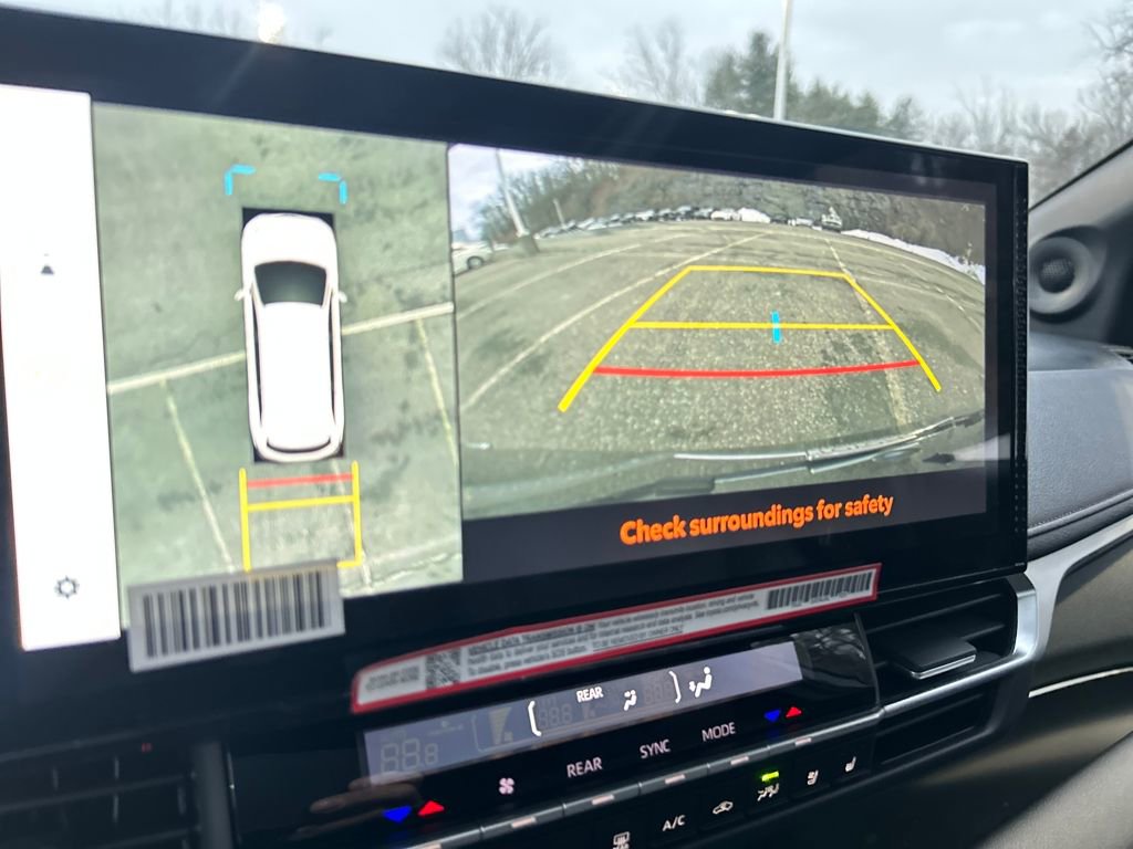 Used 2025 Toyota Sienna Platinum image 15