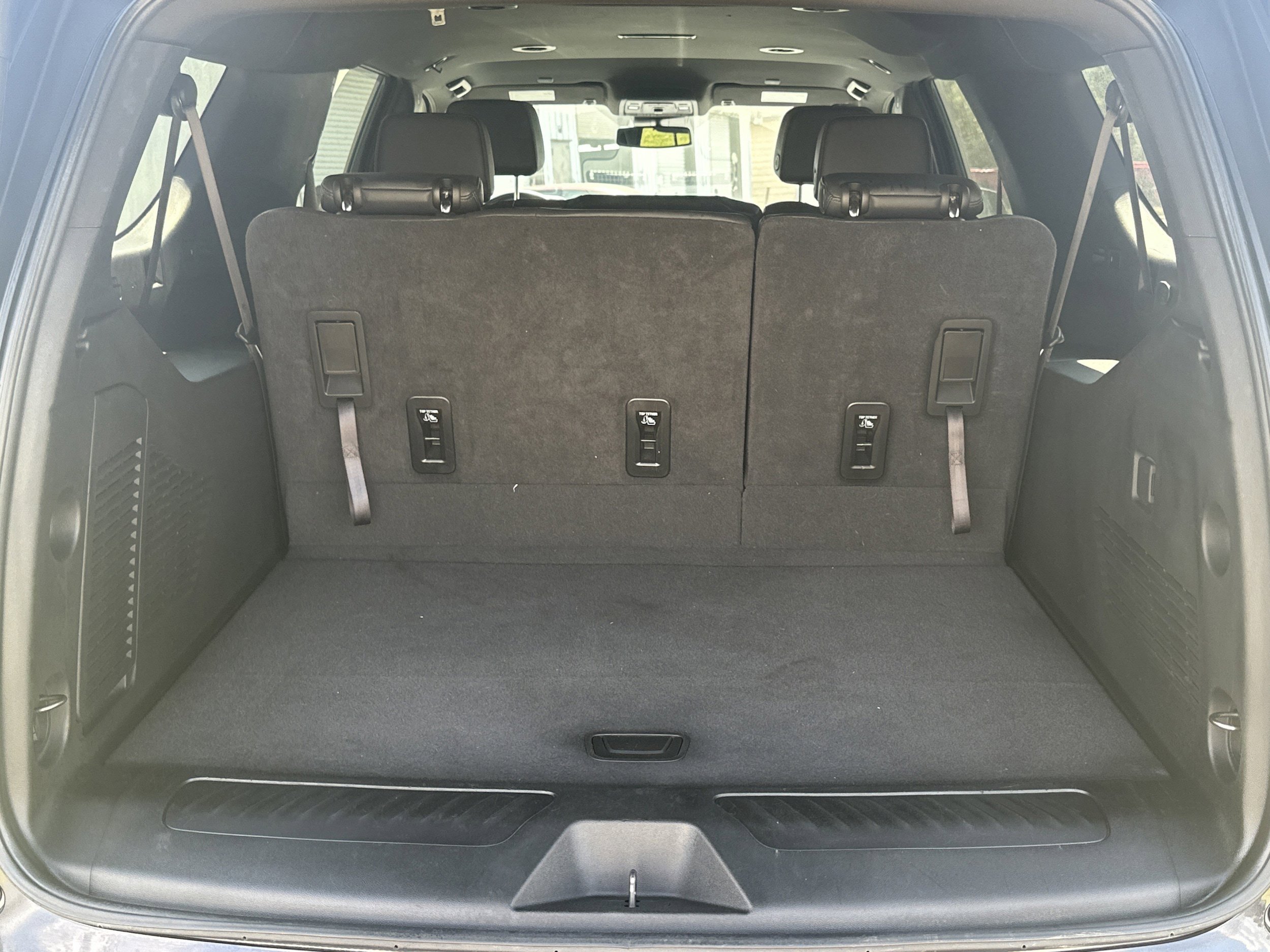 Used 2024 Chevrolet Suburban LT image 18
