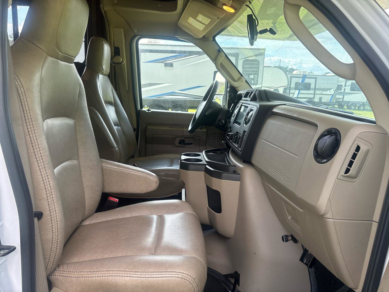 Used 2016 Ford E-450 and Econoline 450 Super Duty w/ Motorhome Prep Package RWD image 27