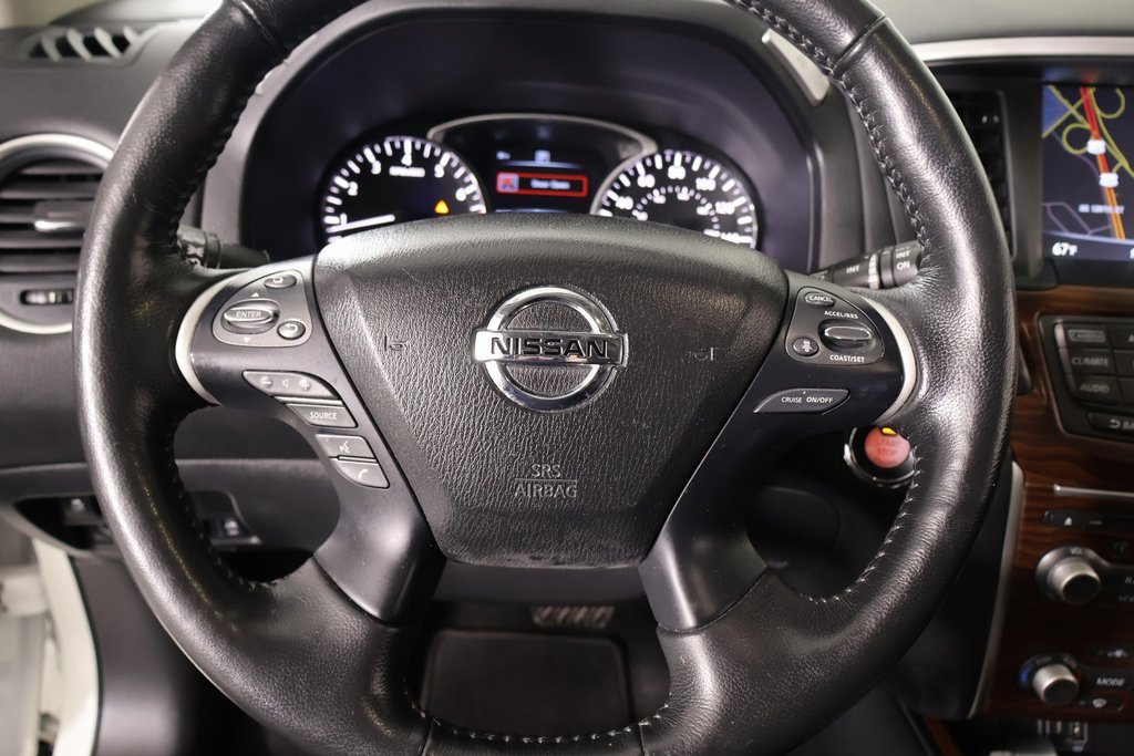 Used 2019 Nissan Pathfinder Platinum image 3