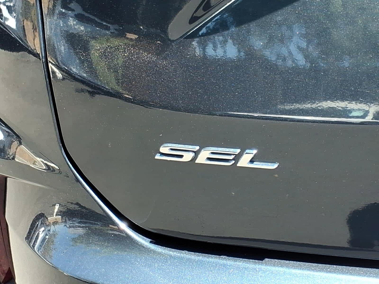 Used 2024 Ford Edge SEL w/ Sport Appearance Package AWD/4WD image 13