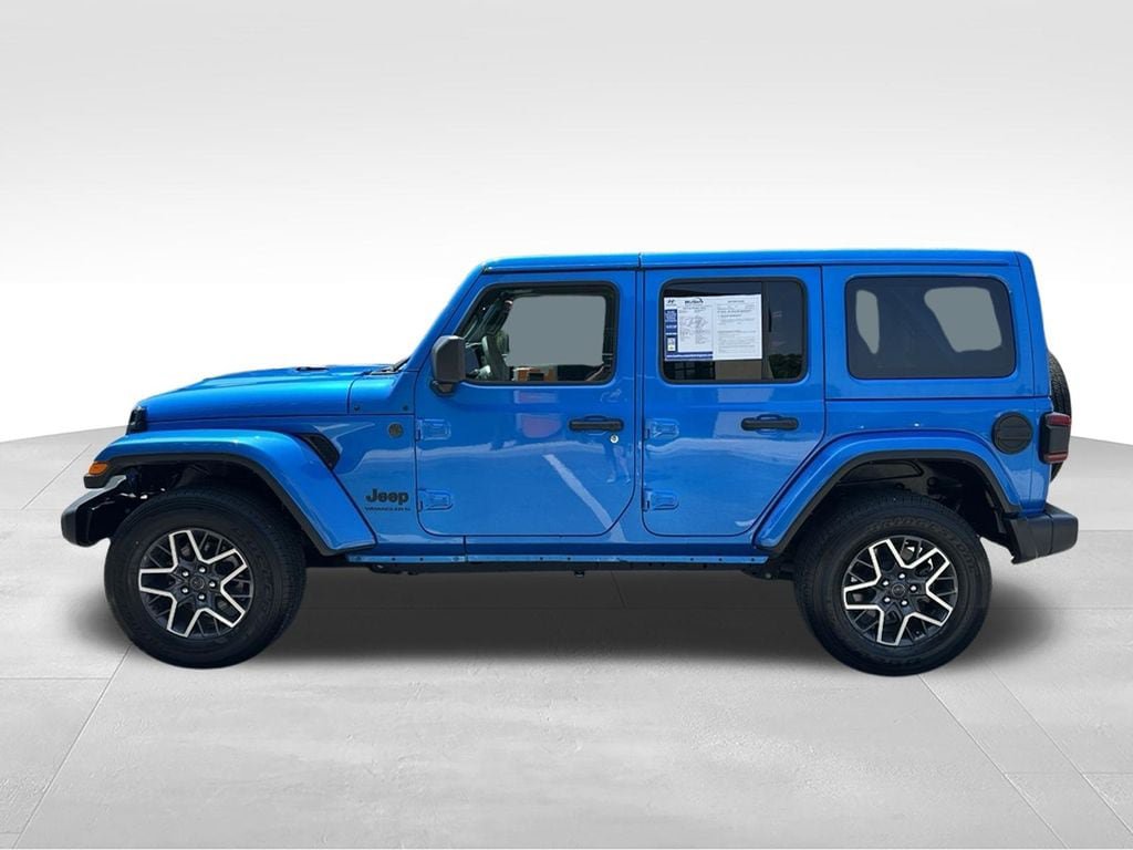 Used 2025 Jeep Wrangler Unlimited Sahara AWD/4WD image 4