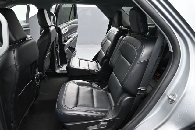 Used 2023 Ford Explorer Limited w/ Equipment Group 301A AWD/4WD image 14
