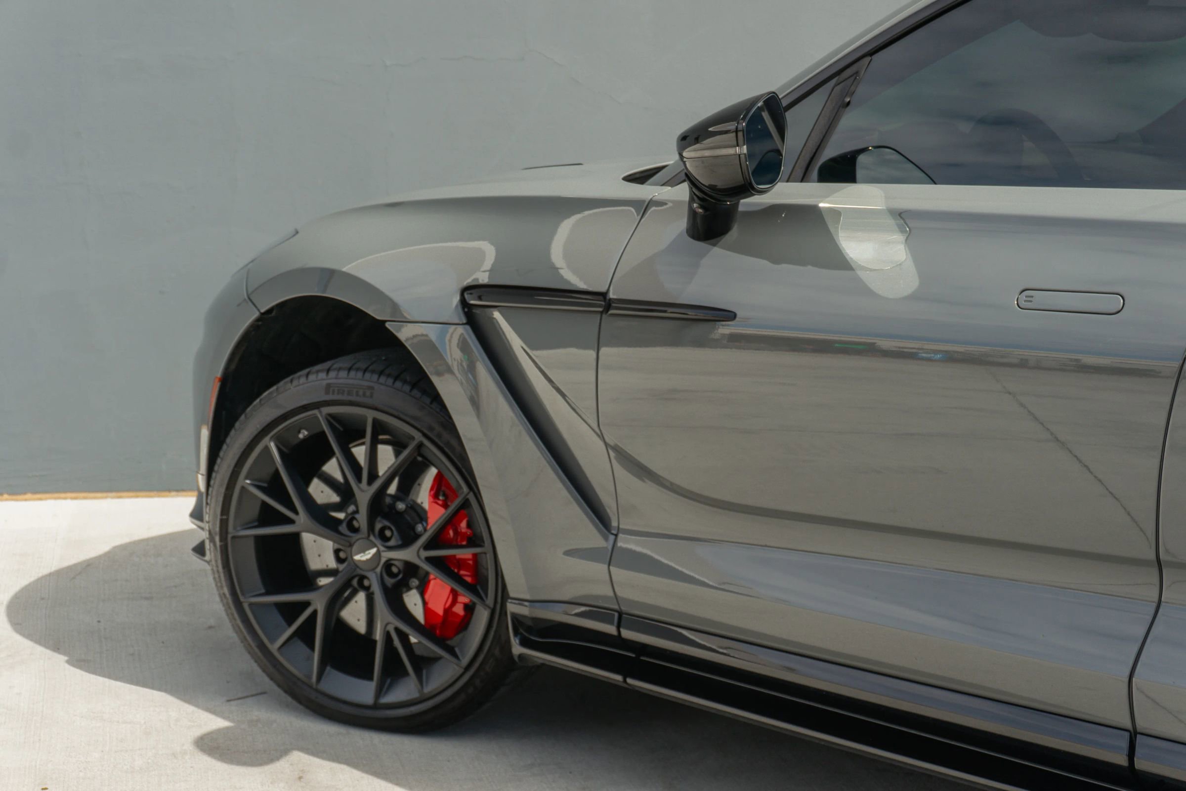 Used 2025 Aston Martin DBX 707 image 46