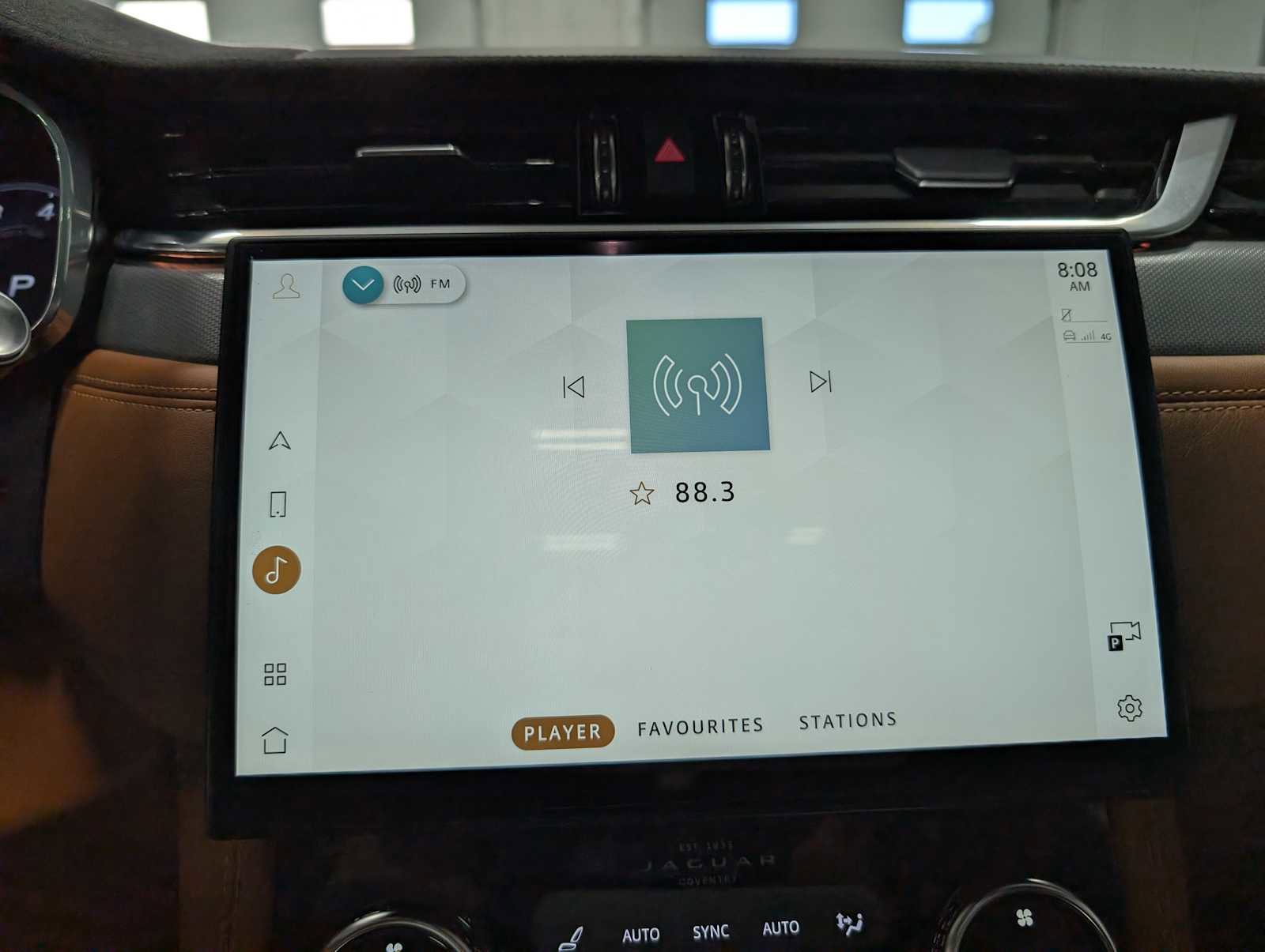 Used 2021 Jaguar F-PACE SVR image 24