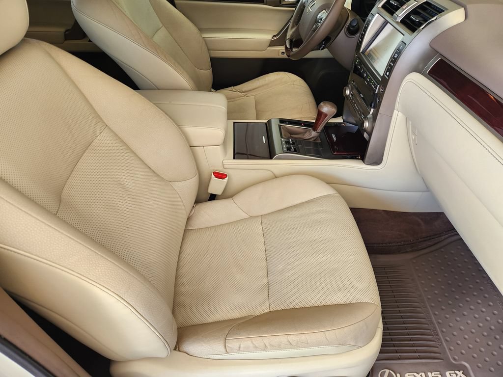 Used 2016 Lexus GX 460 w/ Premium Package AWD/4WD image 14