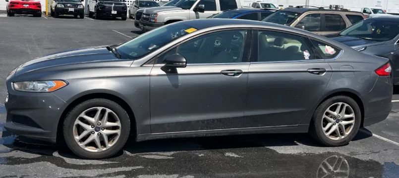 Used 2014 Ford Fusion SE FWD image 5