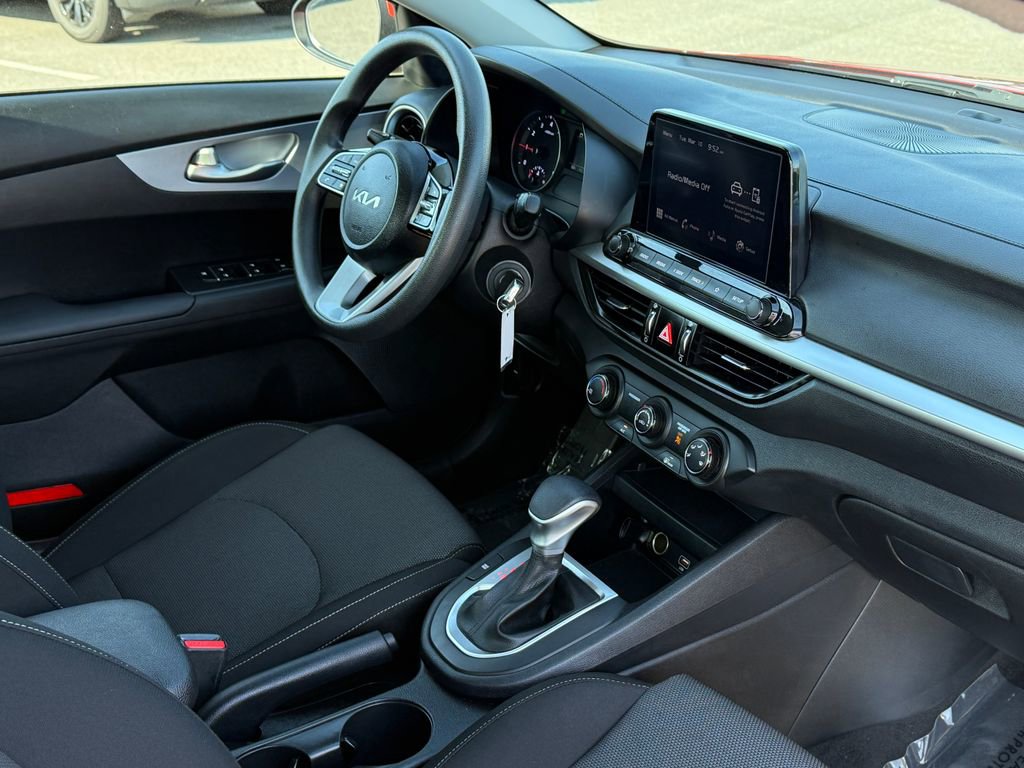 Used 2024 Kia Forte LXS image 7