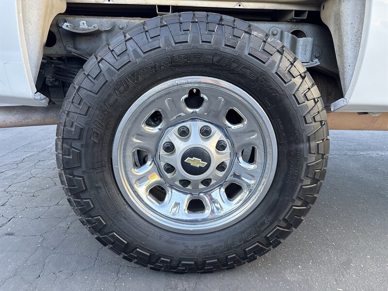 Used 2011 Chevrolet Silverado 3500 W/T AWD/4WD image 17
