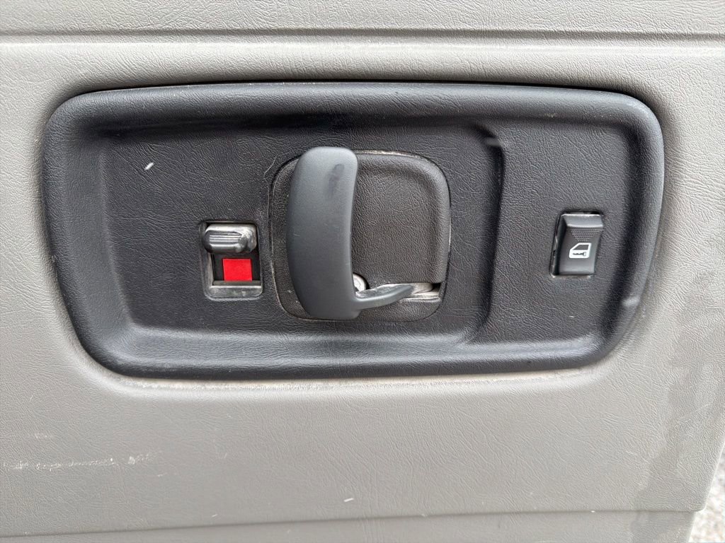 Used 2017 Chevrolet Express 2500 LS image 23