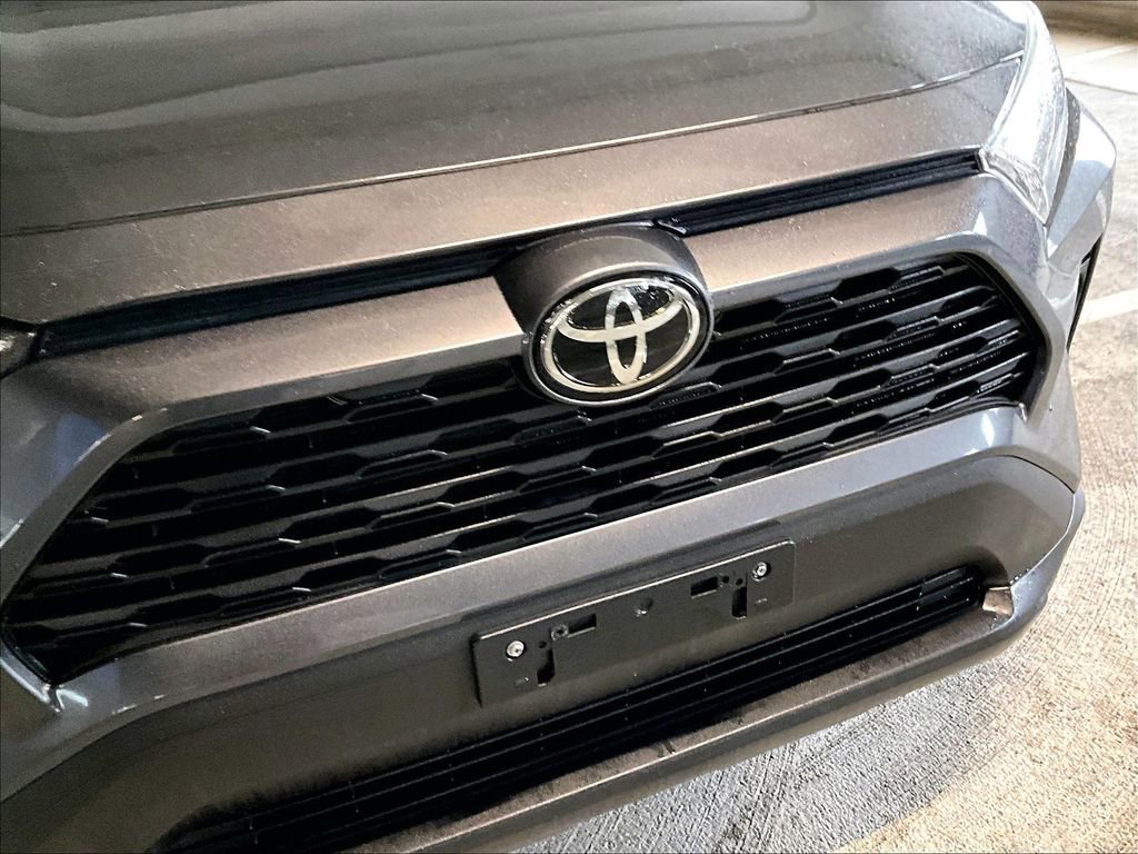 Used 2020 Toyota RAV4 XLE w/ Convenience Package image 30