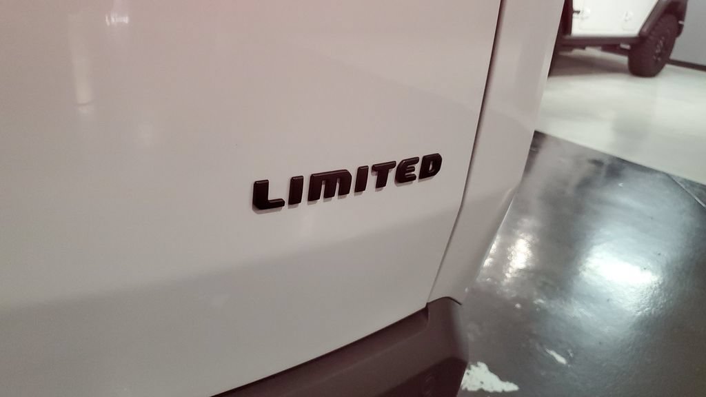 Used 2026 Jeep Cherokee Limited AWD/4WD image 10