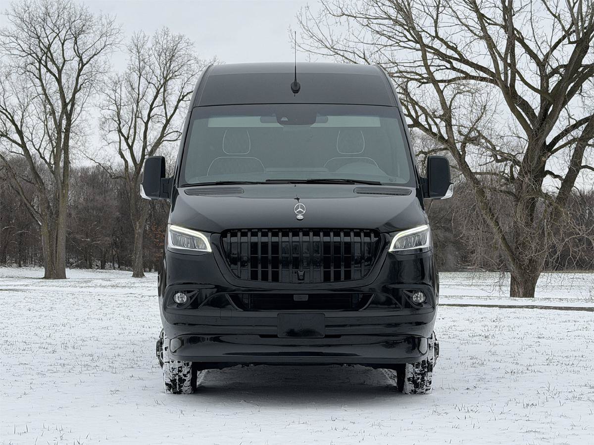 Used 2024 Mercedes-Benz Sprinter 3500 image 29