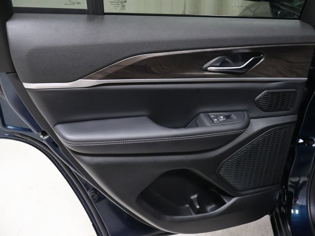 New 2027 Jeep Grand Cherokee Limited AWD/4WD image 11