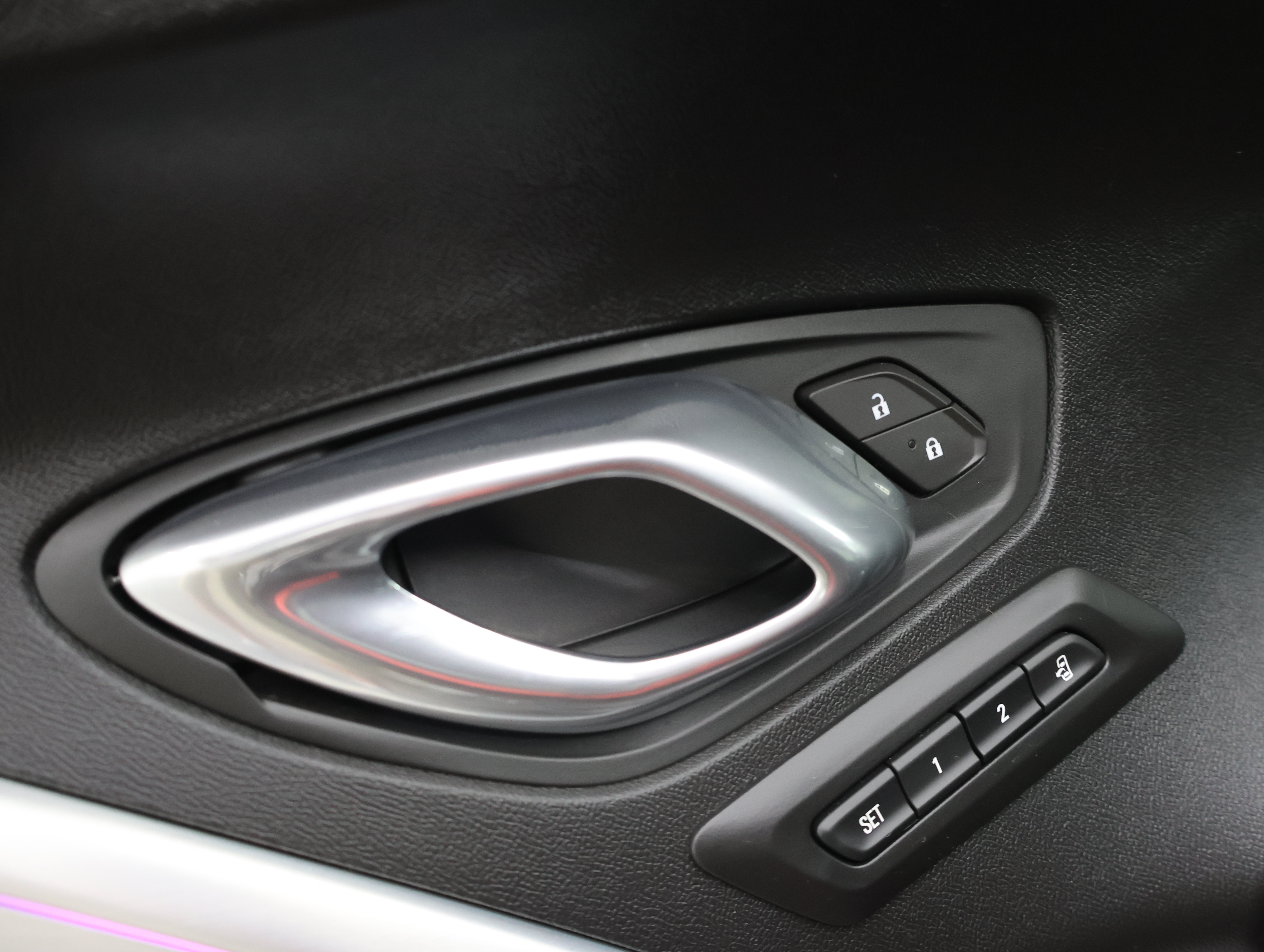 Used 2019 Chevrolet Camaro ZL1 RWD image 37